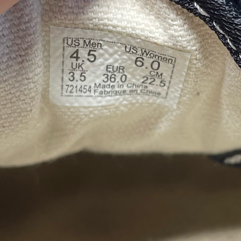 Vans - Picture 3 of 3
